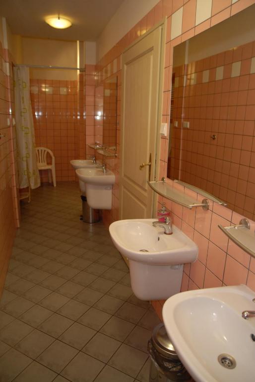Hostel, Pokoje Goscinne Mleczarnia - Ozonowane Wroclaw Ngoại thất bức ảnh